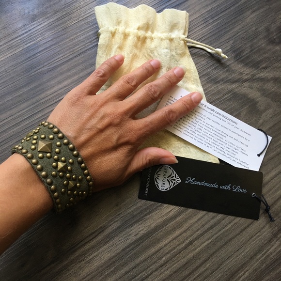 Bracelet - Picture 2 of 9